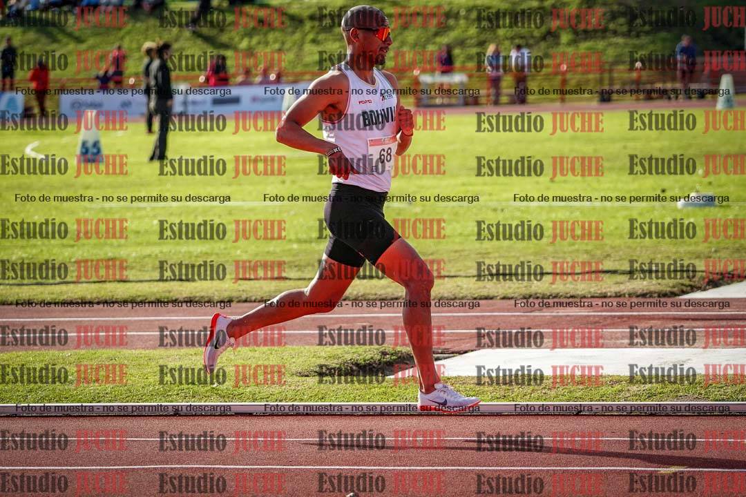 Fotos de los 3000 m con obstáculos de varones