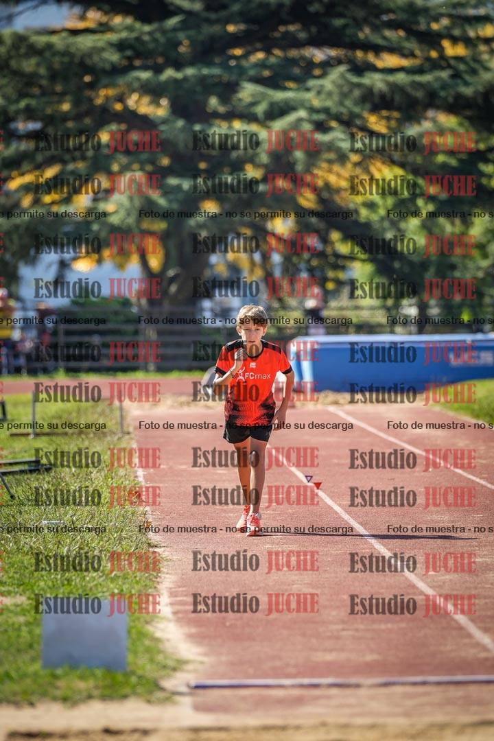 Fotos del salto en largo de varones - incluye U16