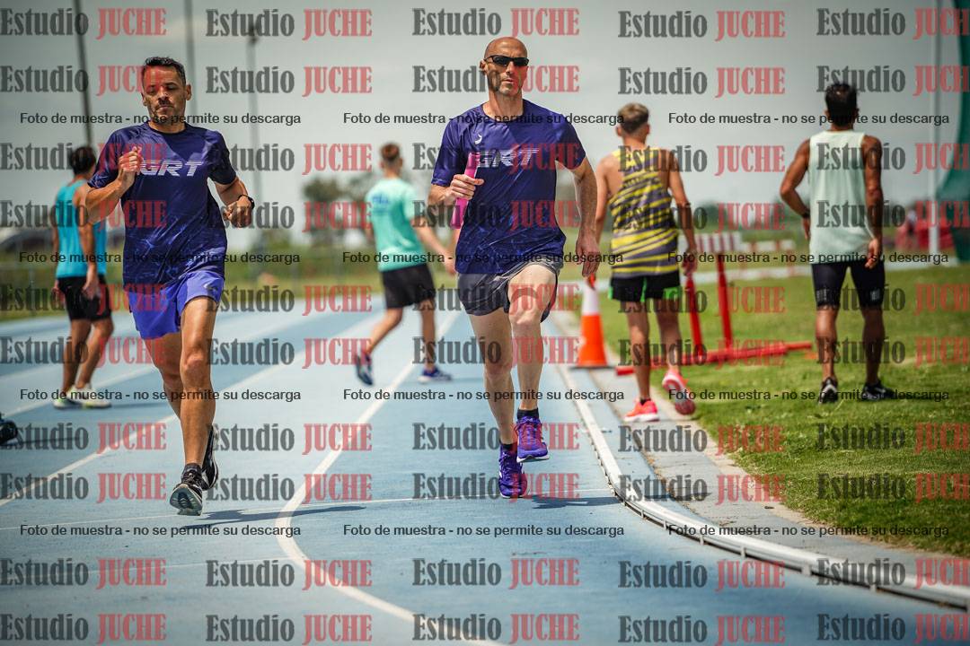 Fotos durante el transcurso de los relevos 20' para running teams - serie 2