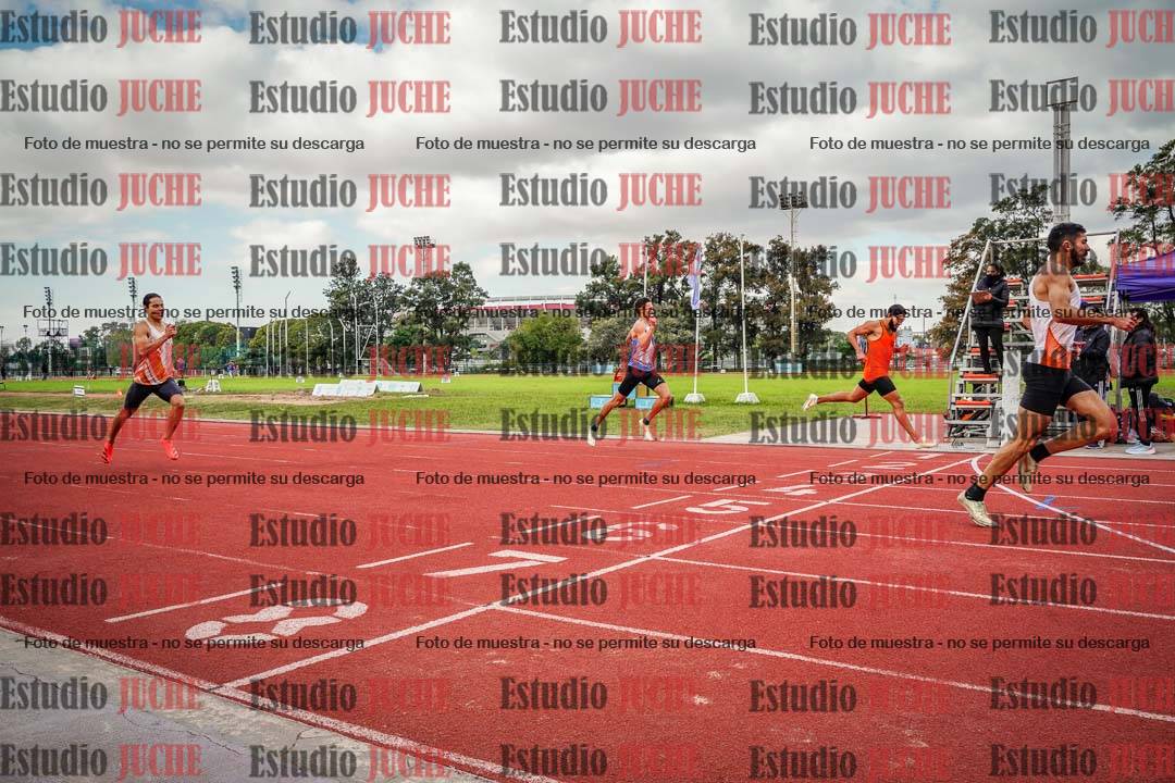 Fotos de los 400 m llanos de varones