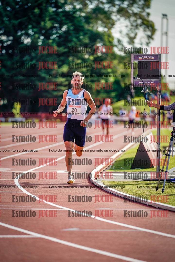 Fotos de los 3000 m con obstáculos de varones