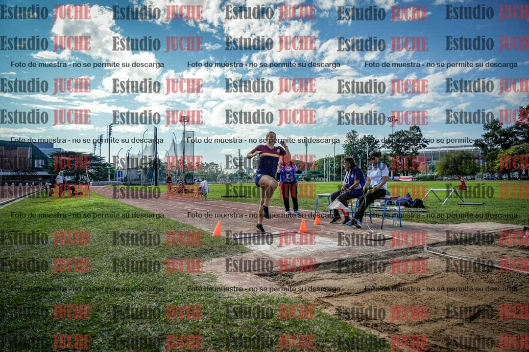 Fotos del salto en largo de mujeres - hepta 5