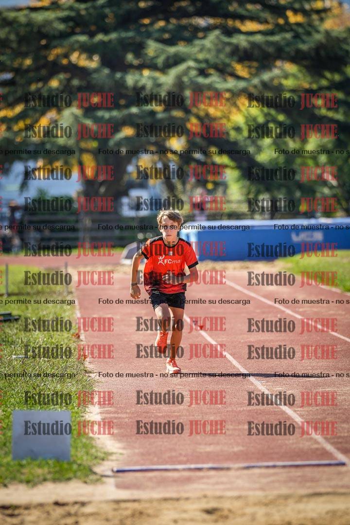 Fotos del salto en largo de varones - incluye U16