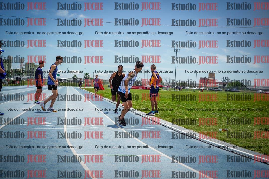 Fotos durante el transcurso de los relevos 20' para running teams - serie 2