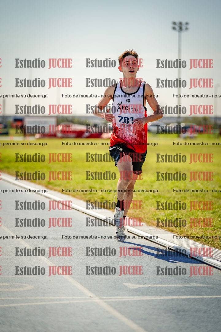 Fotos de los 2000 m con obstáculos de varones