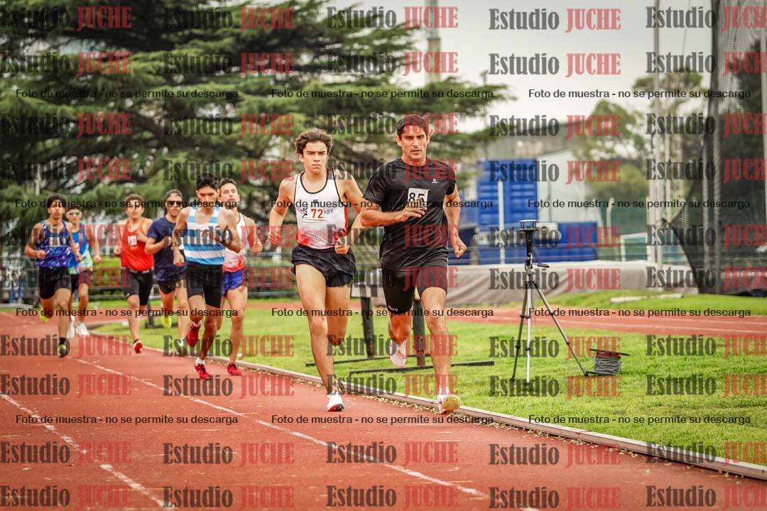 Fotos de los 800 m llanos de varones