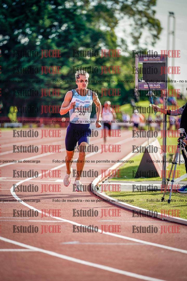 Fotos de los 3000 m con obstáculos de varones