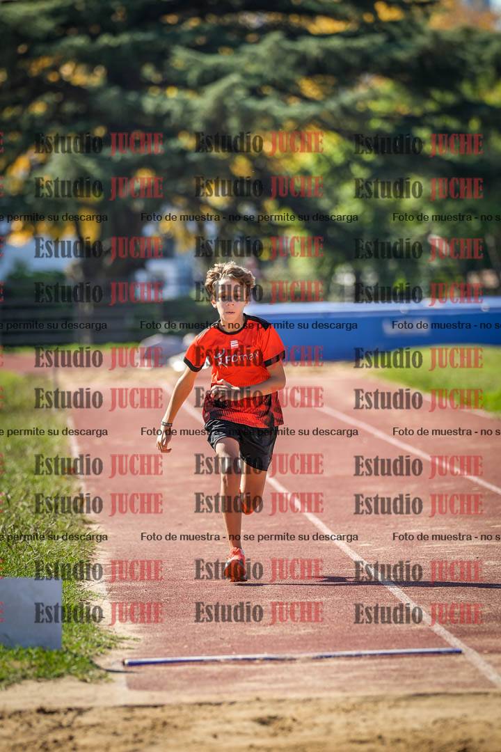 Fotos del salto en largo de varones - incluye U16