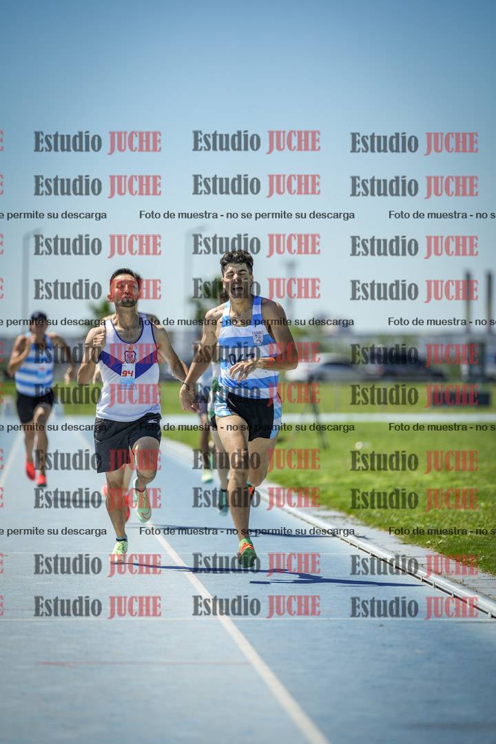 Fotos de los 800 m llanos de varones