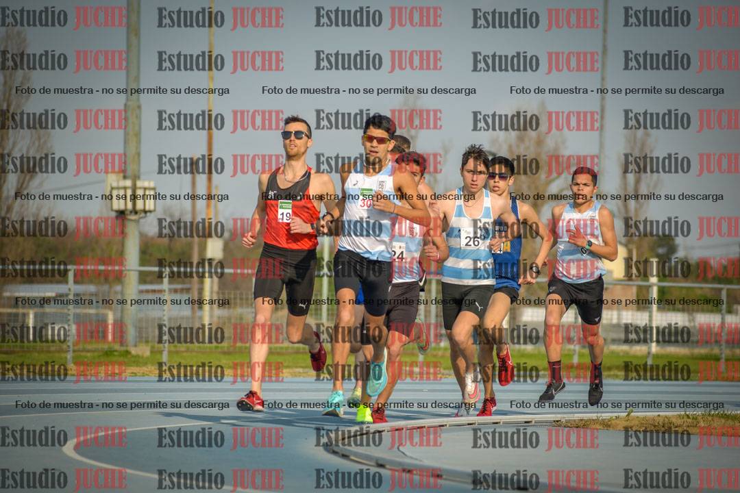 Fotos de los 3000 m llanos de varones