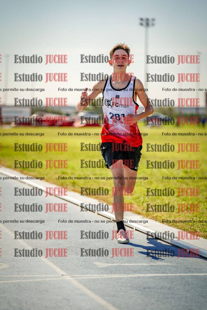Fotos de los 2000 m con obstáculos de varones