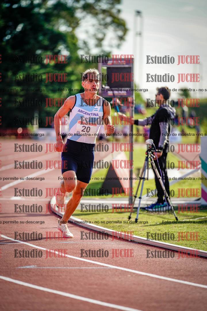 Fotos de los 3000 m con obstáculos de varones