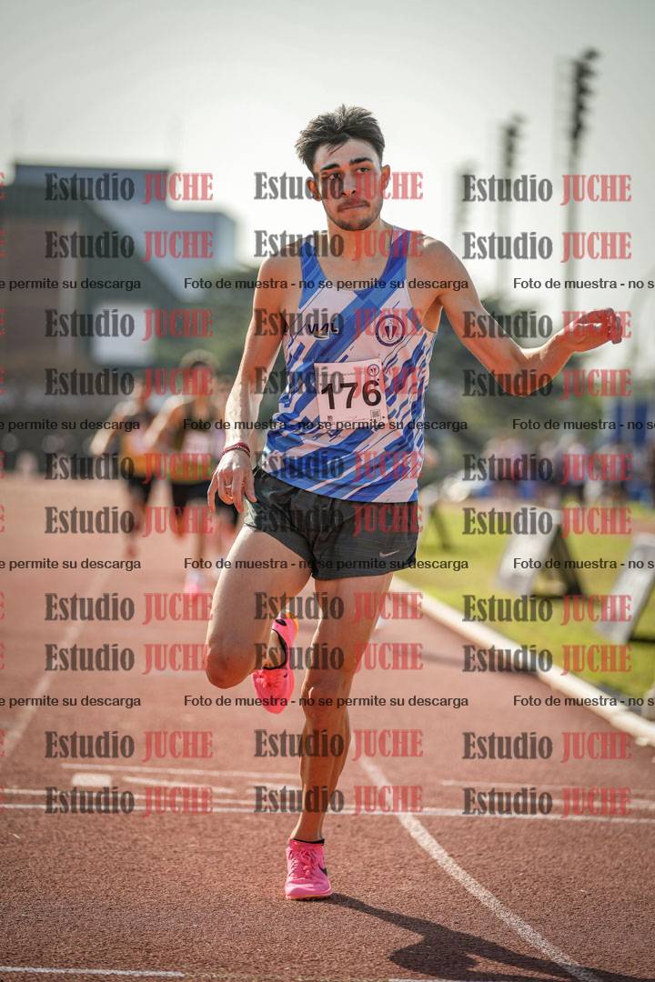 Fotos de los 800 m llanos de varones
