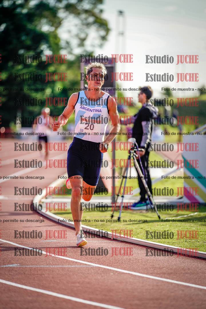 Fotos de los 3000 m con obstáculos de varones