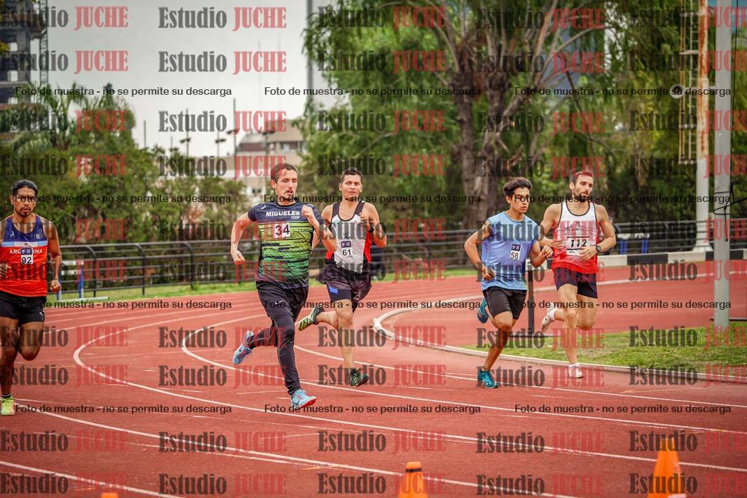 Fotos de los 800 m llanos de varones