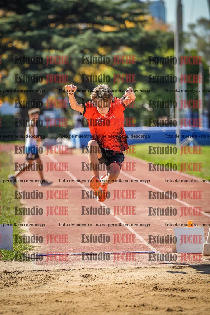 Fotos del salto en largo de varones - incluye U16