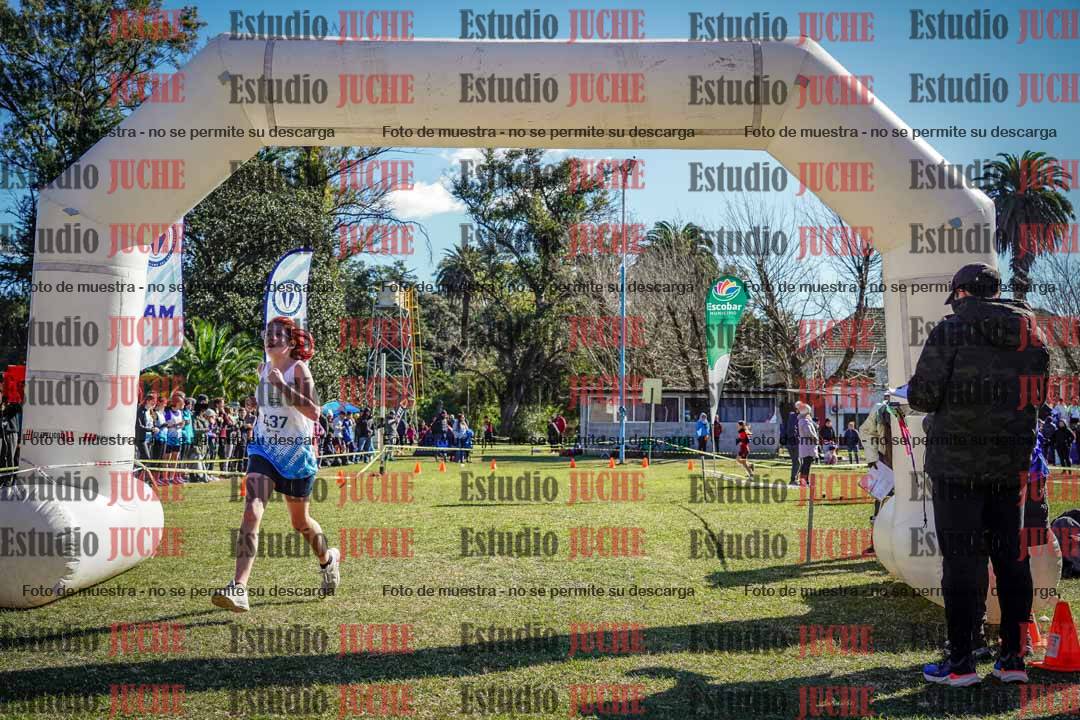 Fotos de la llegada del cross de 2000 m