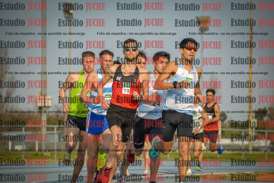 Fotos de los 3000 m llanos de varones
