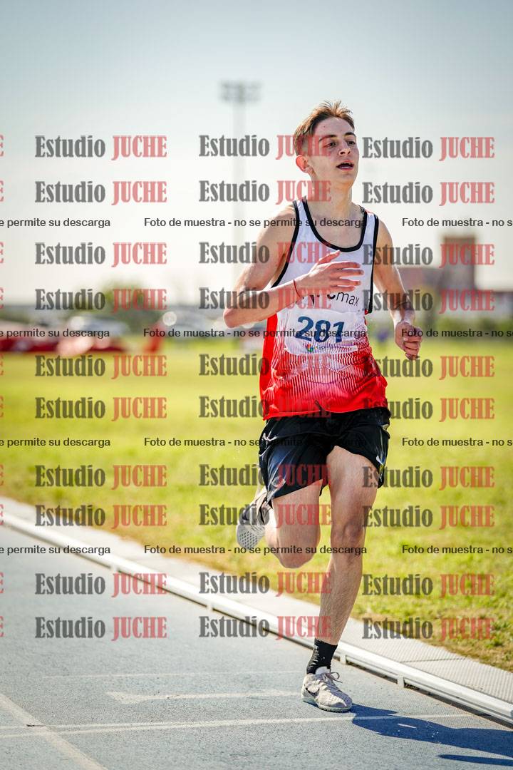 Fotos de los 2000 m con obstáculos de varones