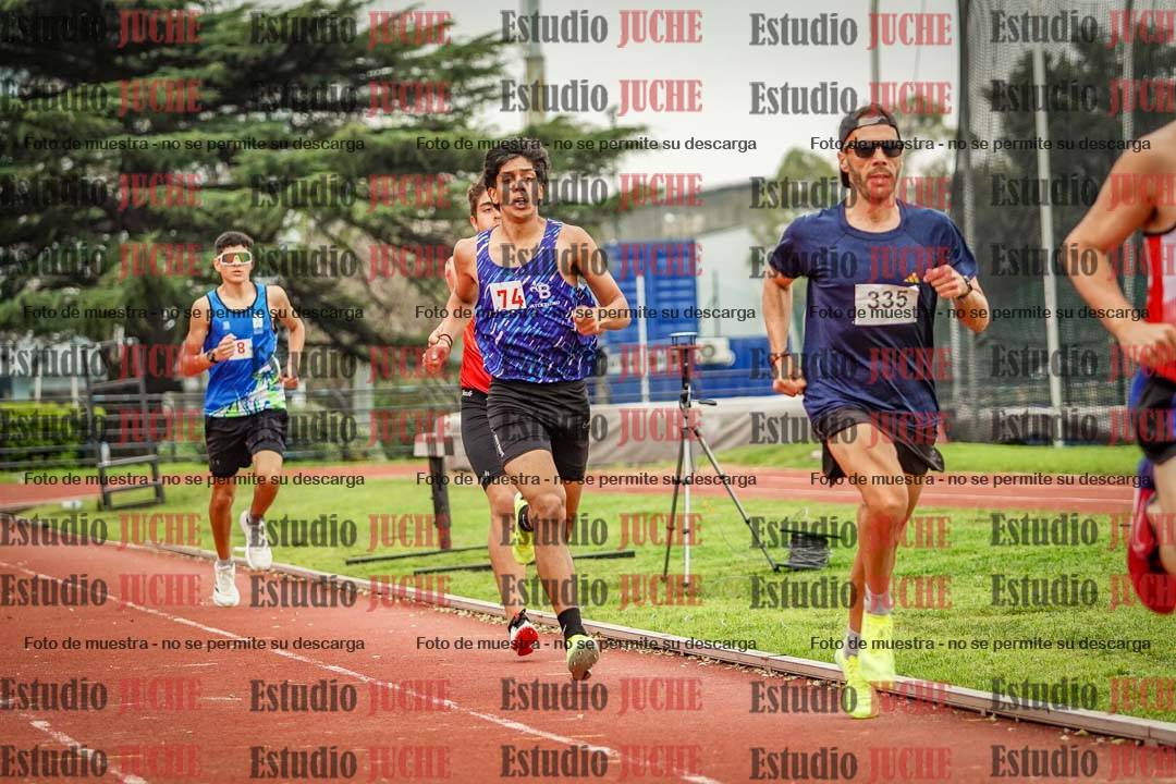 Fotos de los 800 m llanos de varones