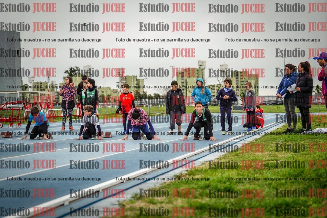 Fotos de los 50 m llanos de varones - U12