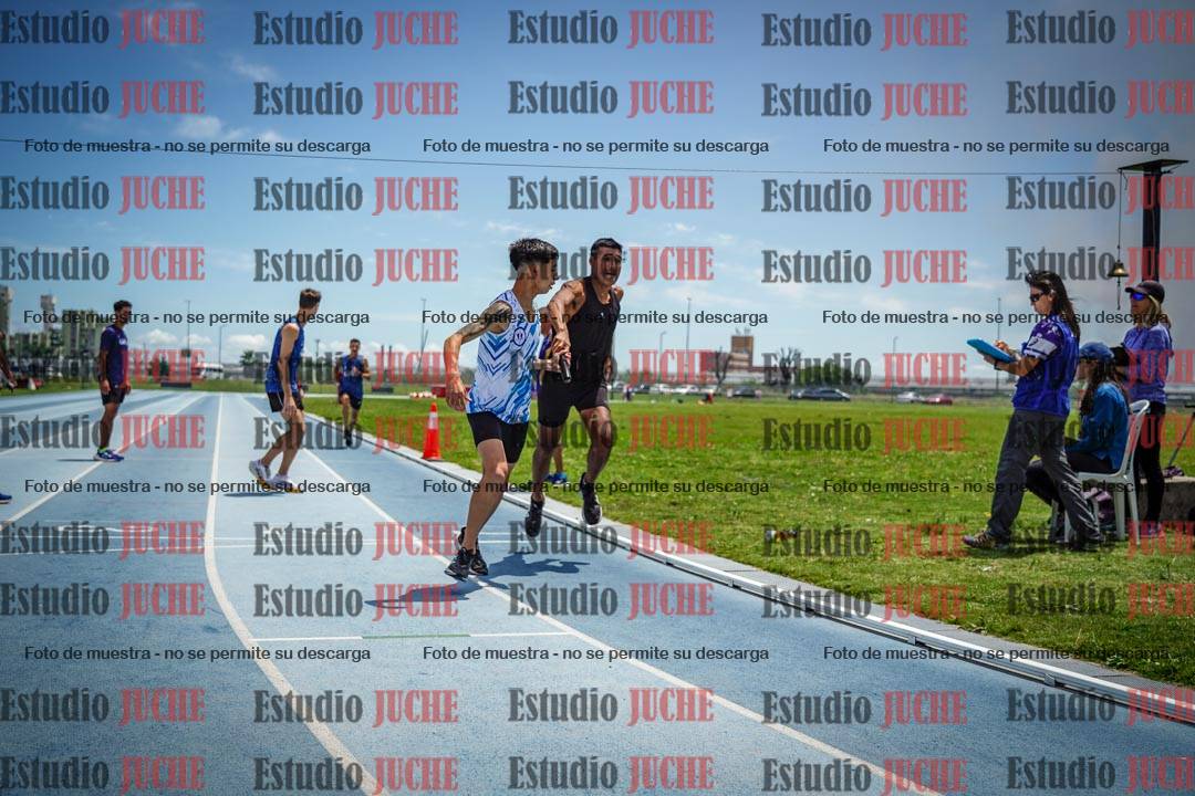 Fotos durante el transcurso de los relevos 20' para running teams - serie 2