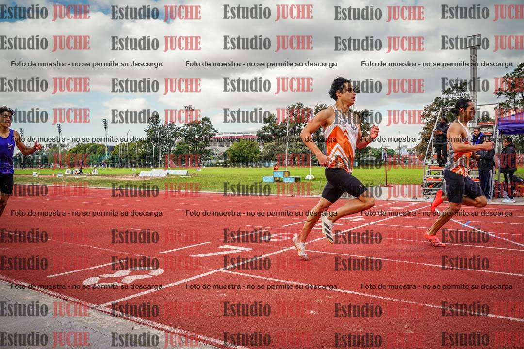 Fotos de los 400 m llanos de varones