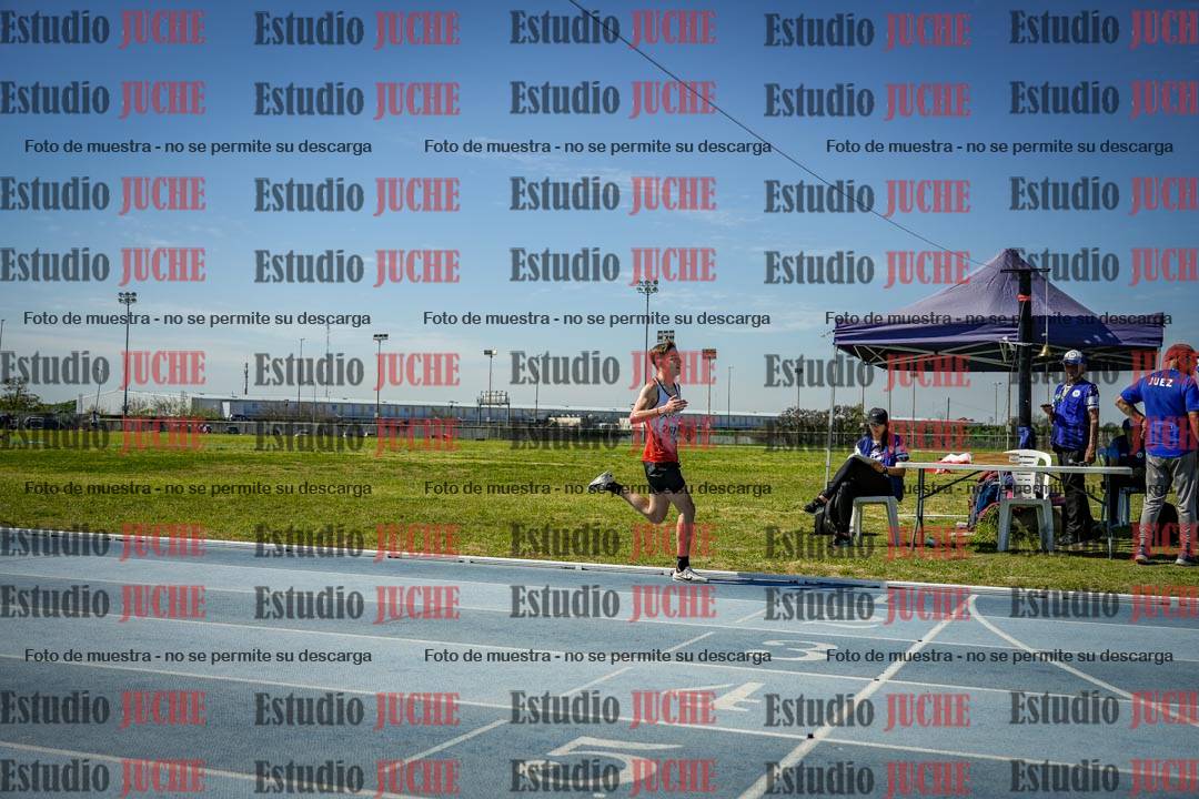 Fotos de los 2000 m con obstáculos de varones