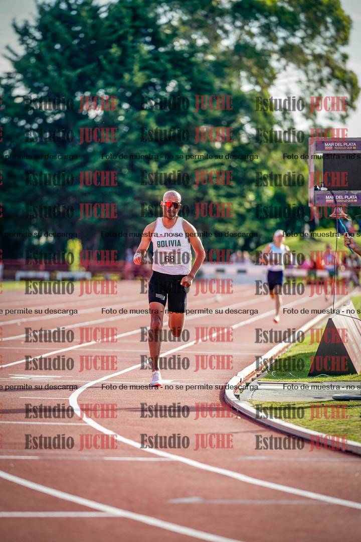 Fotos de los 3000 m con obstáculos de varones