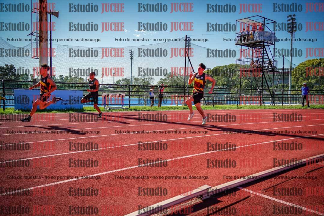 Fotos de los 200 m llanos de varones