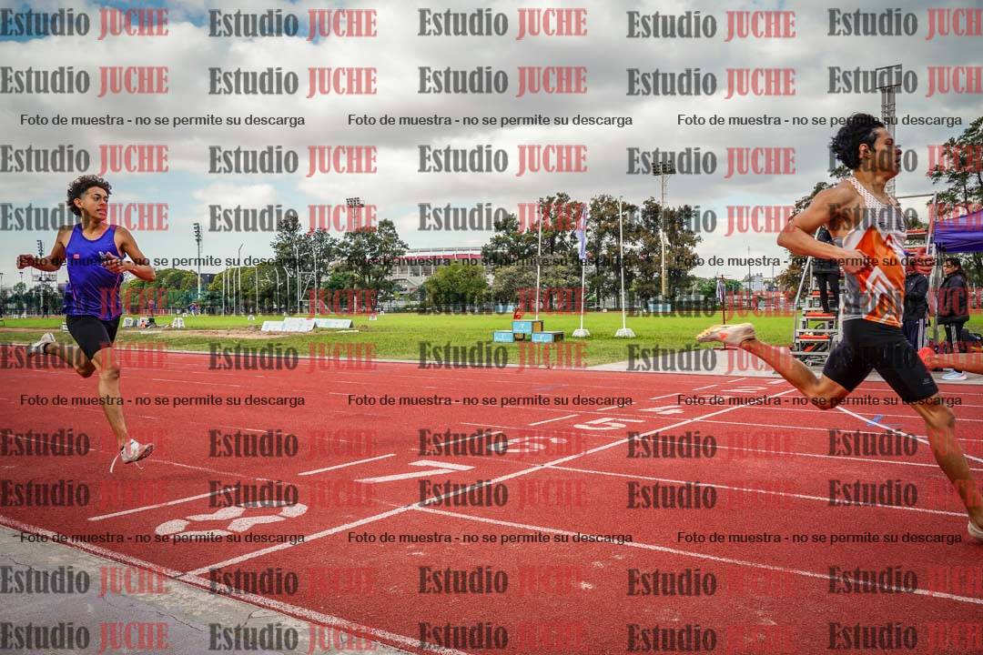 Fotos de los 400 m llanos de varones