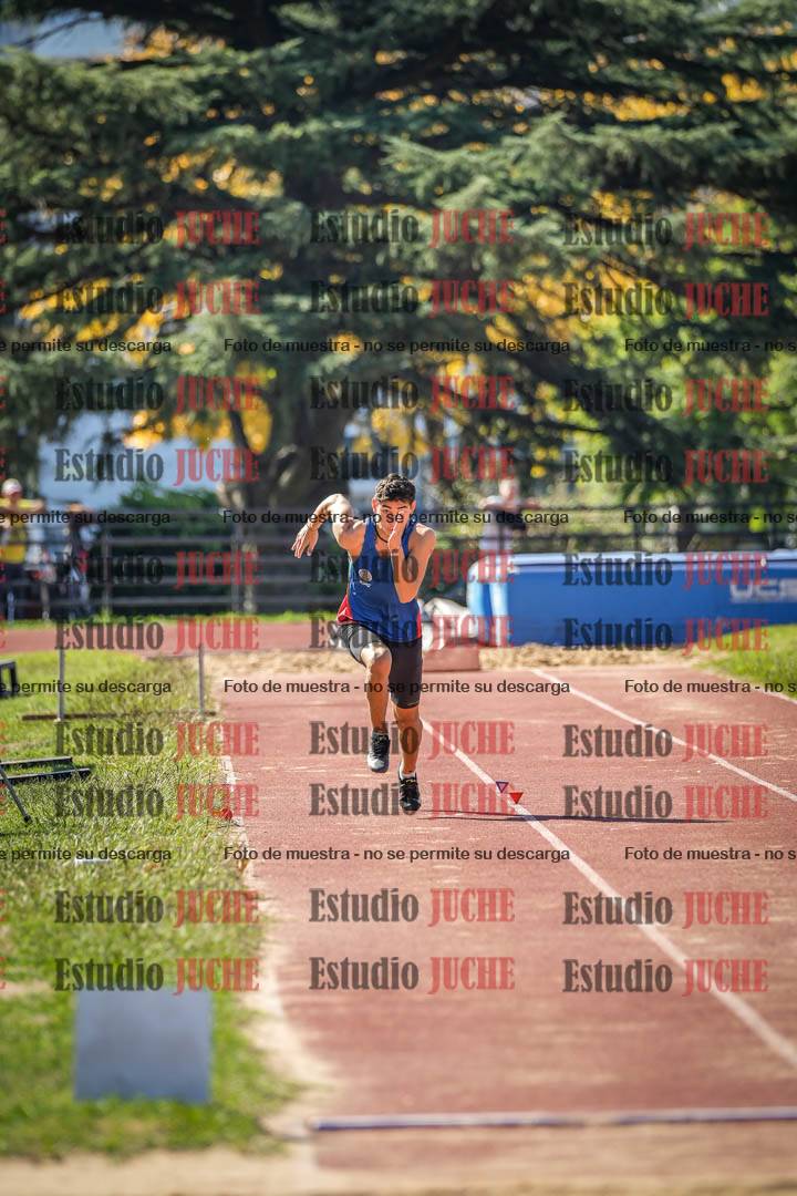 Fotos del salto en largo de varones - incluye U16