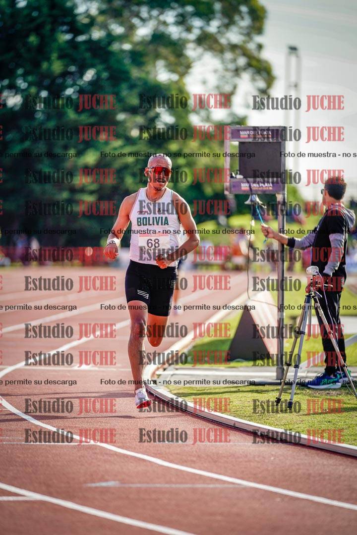 Fotos de los 3000 m con obstáculos de varones