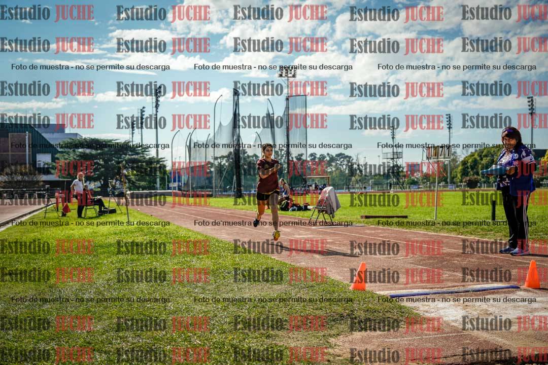 Fotos del salto en largo de mujeres - hepta 5