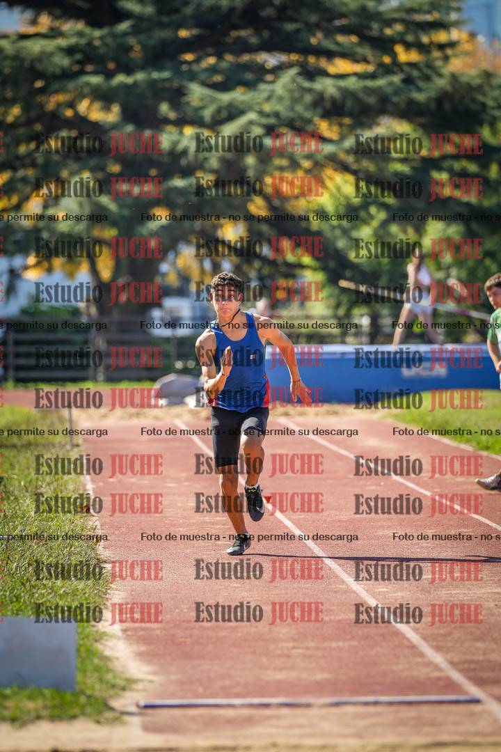 Fotos del salto en largo de varones - incluye U16