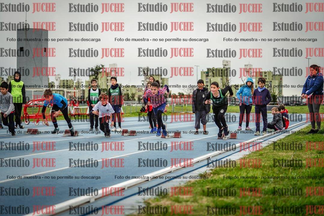 Fotos de los 50 m llanos de varones - U12