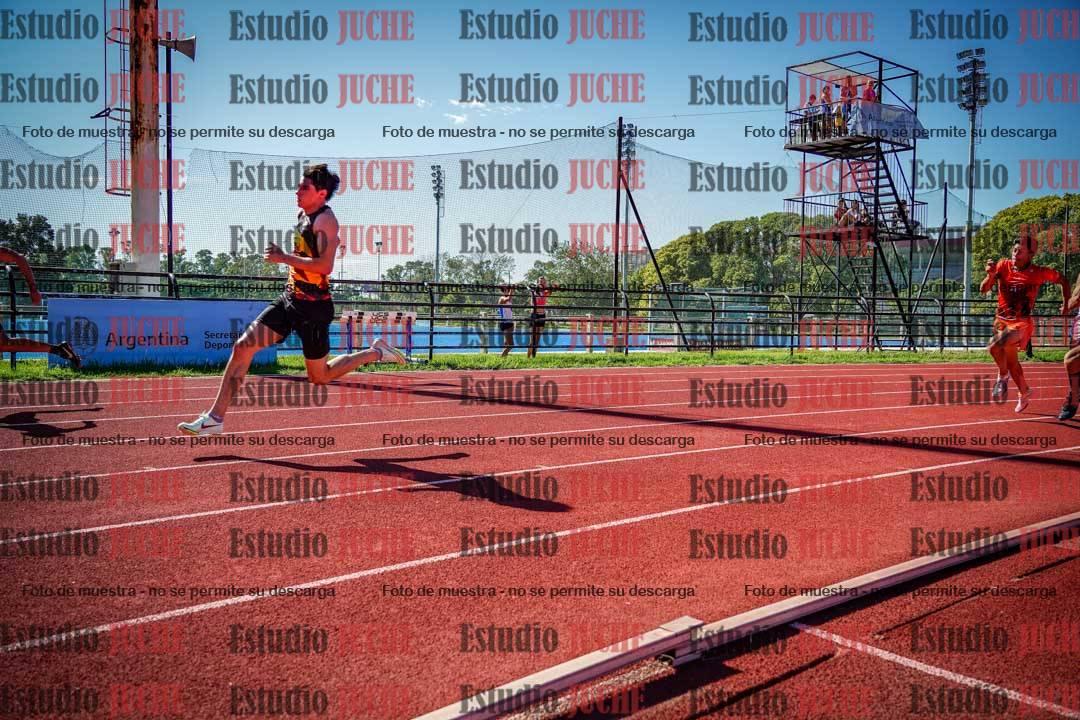 Fotos de los 200 m llanos de varones