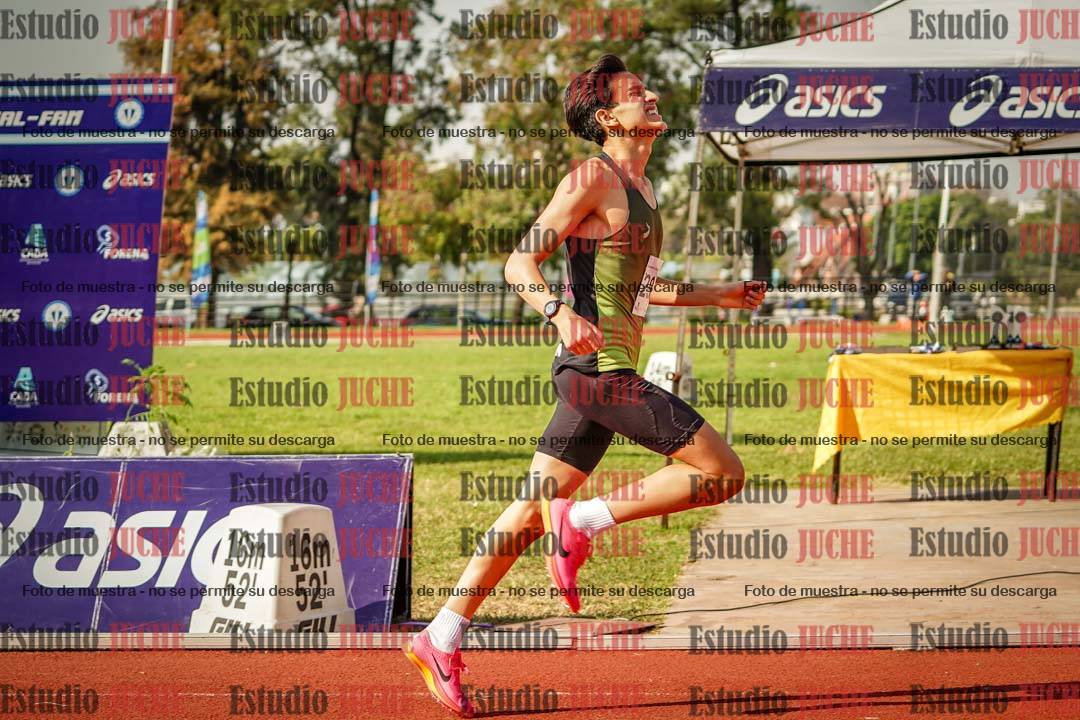Fotos de los 800 m llanos de varones