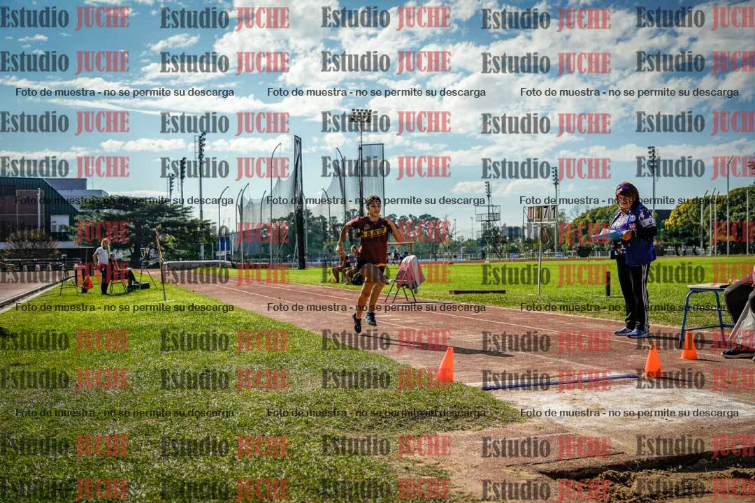 Fotos del salto en largo de mujeres - hepta 5
