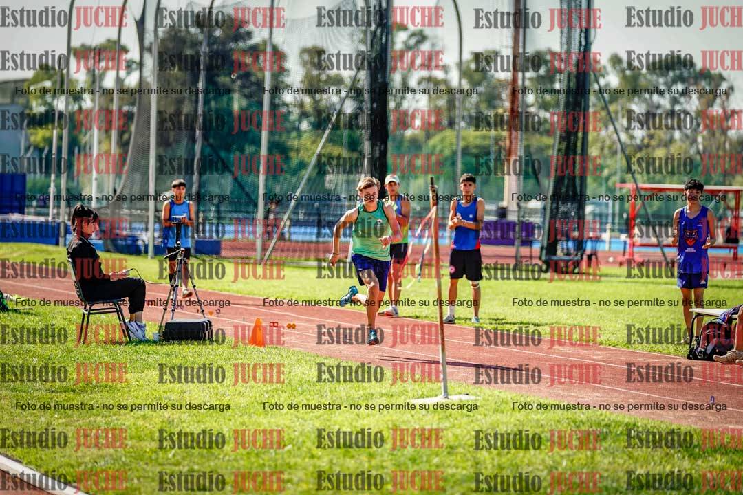 Fotos del salto en largo de varones