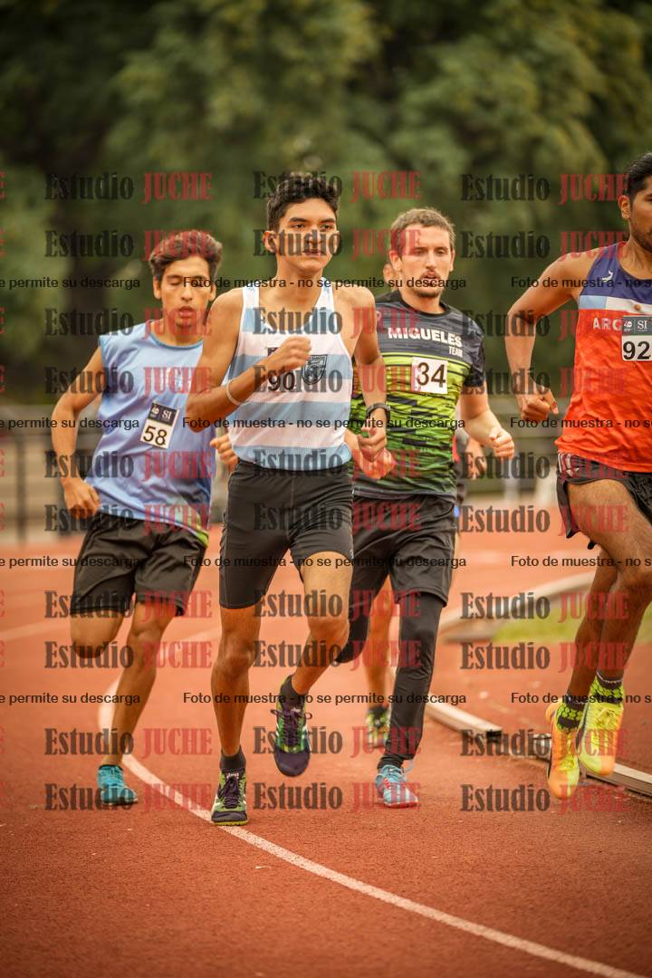 Fotos de los 800 m llanos de varones