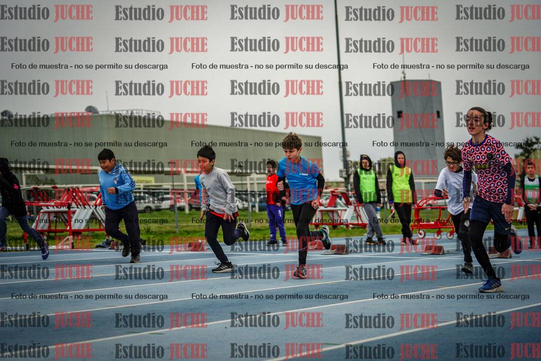 Fotos de los 50 m llanos de varones - U12
