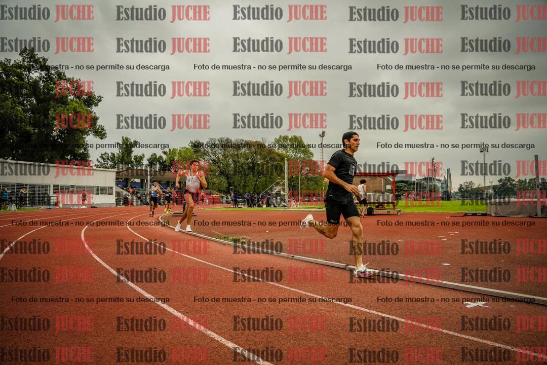 Fotos de los 800 m llanos de varones