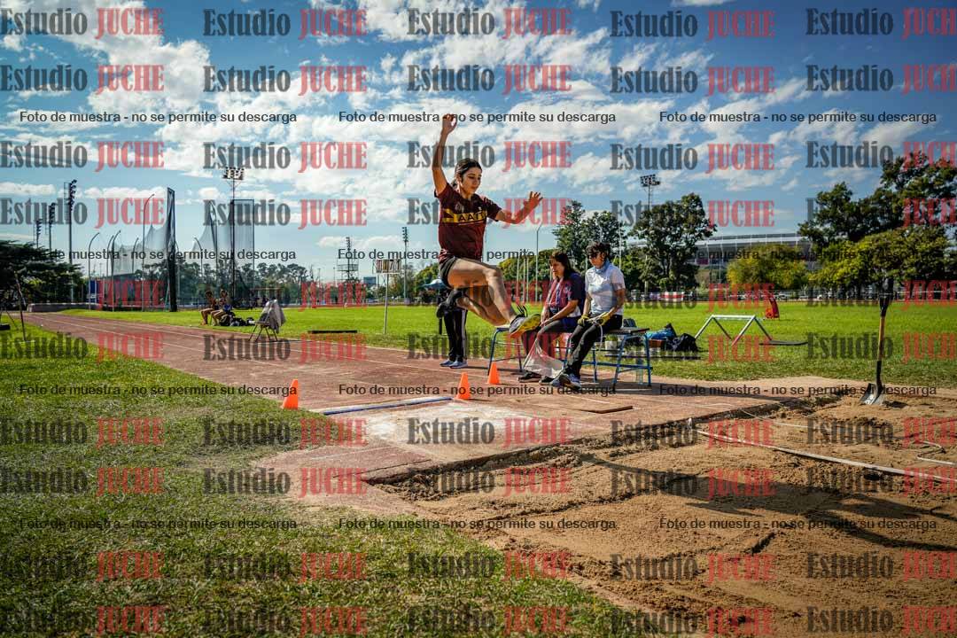 Fotos del salto en largo de mujeres - hepta 5