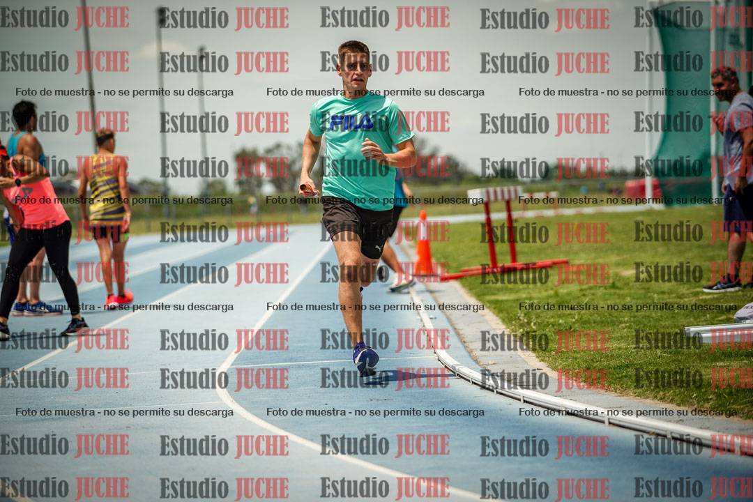 Fotos durante el transcurso de los relevos 20' para running teams - serie 2