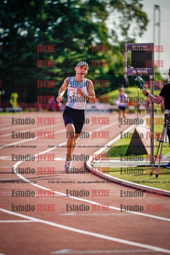 Fotos de los 3000 m con obstáculos de varones