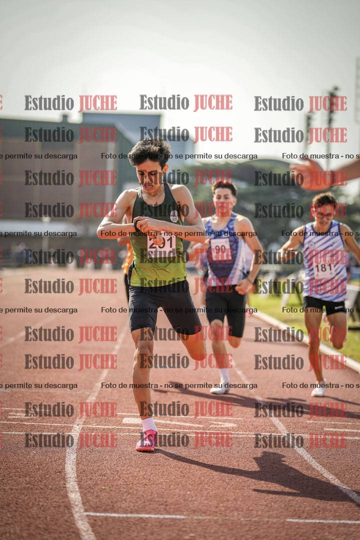 Fotos de los 800 m llanos de varones