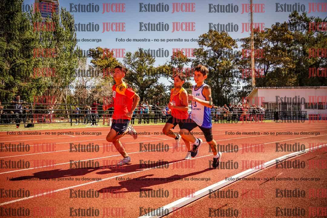 Fotos de los 600 m llanos de varones