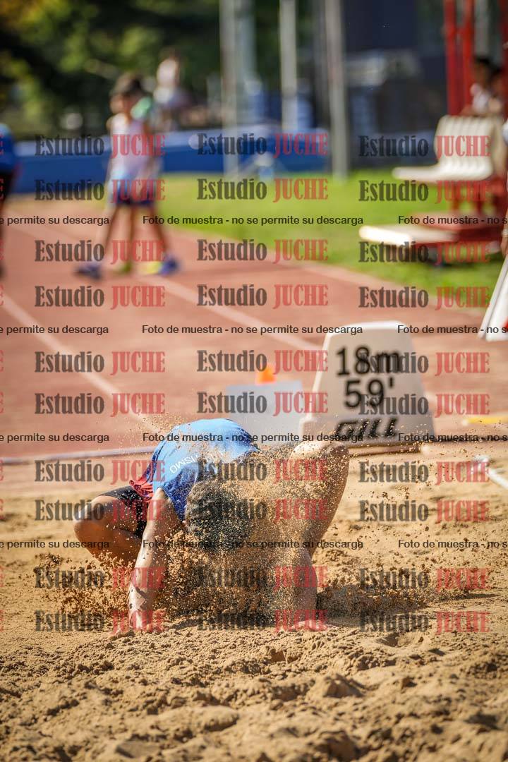 Fotos del salto en largo de varones - incluye U16
