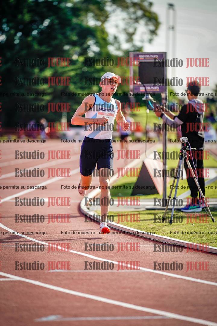 Fotos de los 3000 m con obstáculos de varones